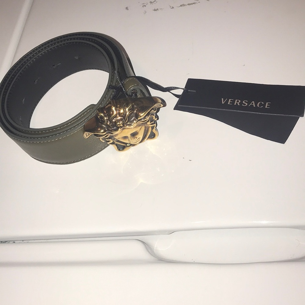 Green Versace belt (gold pendant )